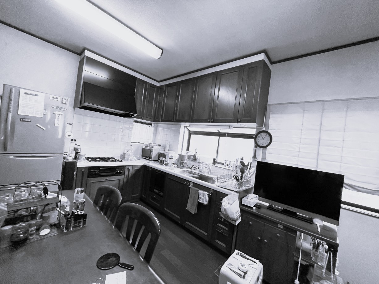 壁付けキッチン→オープンキッチン